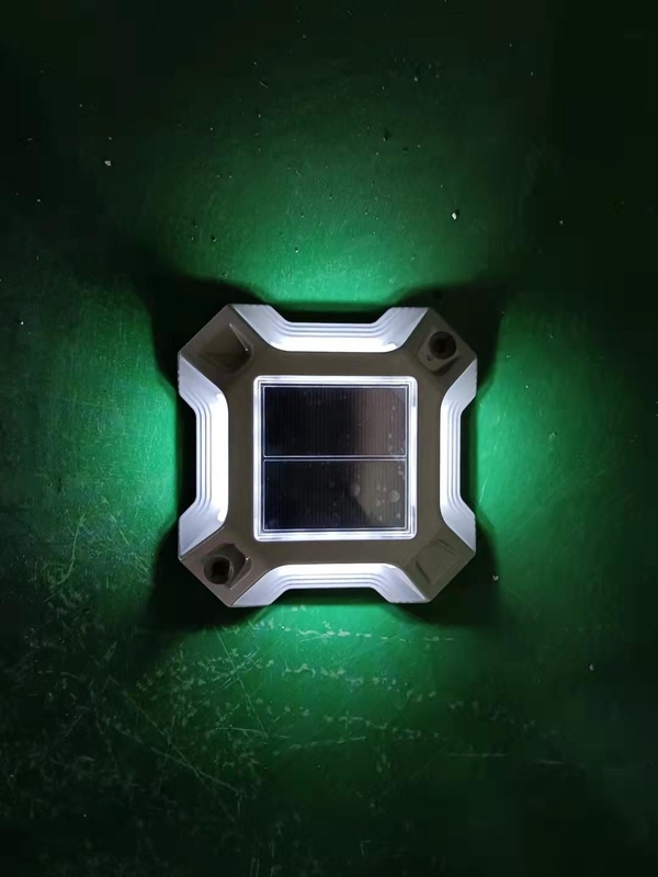 La calzada solar de aluminio del muelle enciende el alto brillante para la cubierta al aire libre del patio del jardín