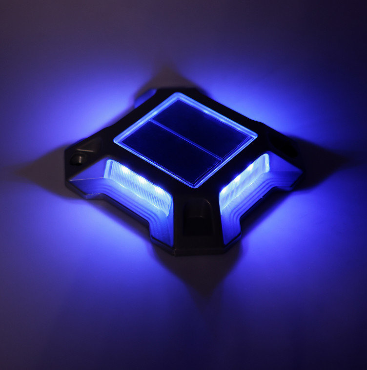 La calzada solar de aluminio del muelle enciende el alto brillante para la cubierta al aire libre del patio del jardín