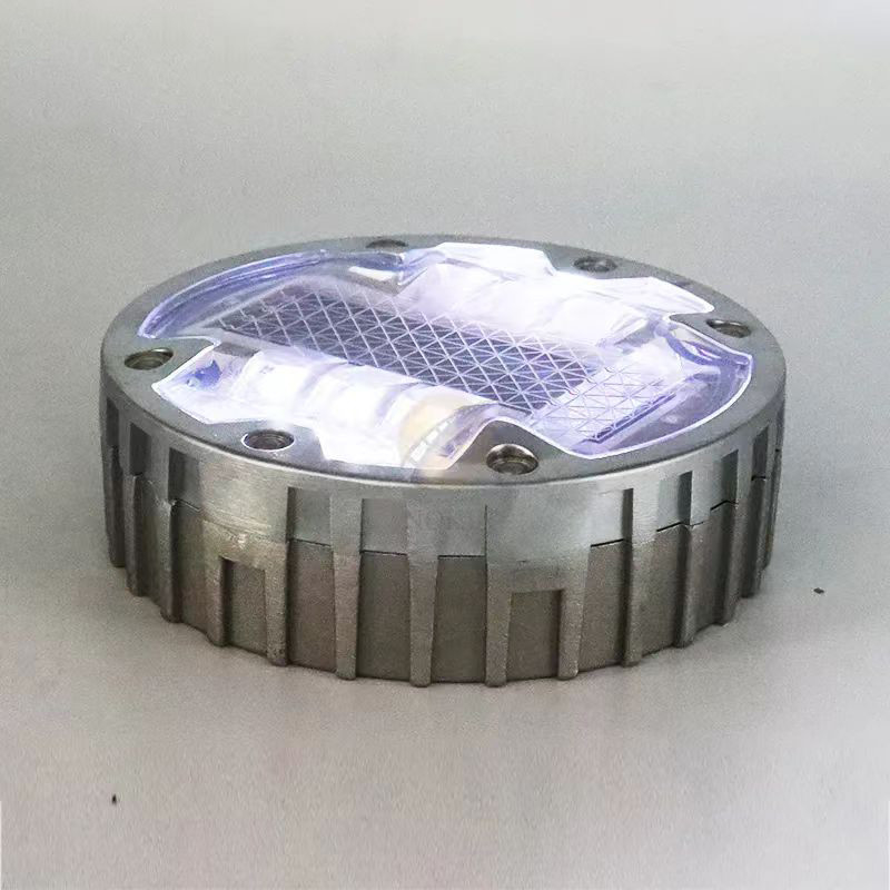 143 pernos prisioneros solares sólidos del camino de la prenda impermeable del tamaño IP68 la fundición de aluminio 1200mah para al aire libre