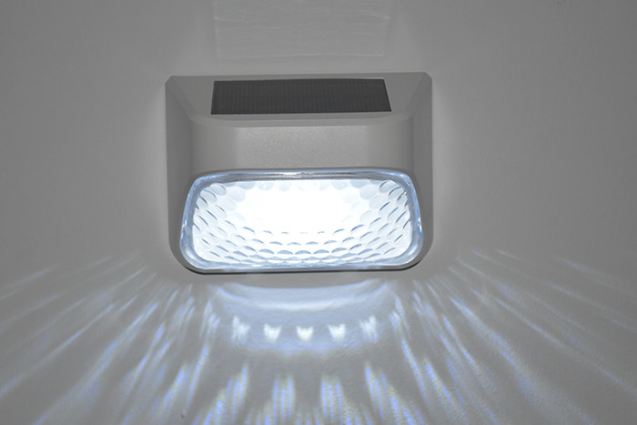 Fácil de instalar Iluminación solar para jardines 150mA 6 Pcs LED para patio de cercas al aire libre