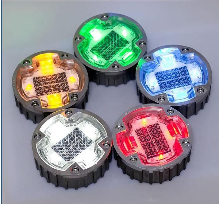 Duración de vida larga ≥30000h Rodillos de carretera con energía solar φ123*48.5mm para carreteras soportan 30 toneladas