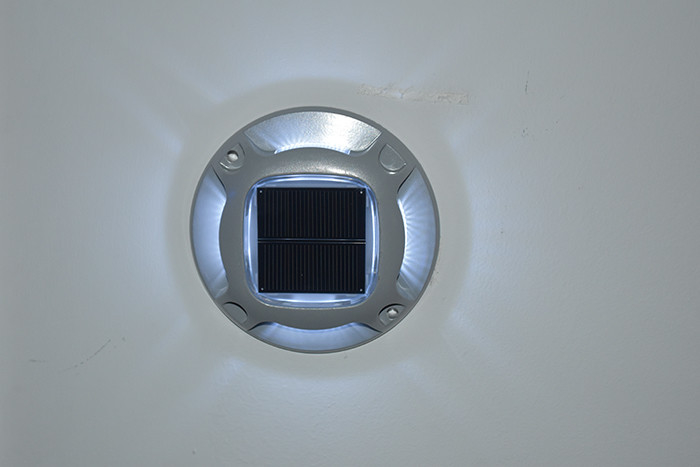 Luz de cubierta solar a prueba de agua exterior Marcador de jardín lámpara LED Solar Dock luz subterránea