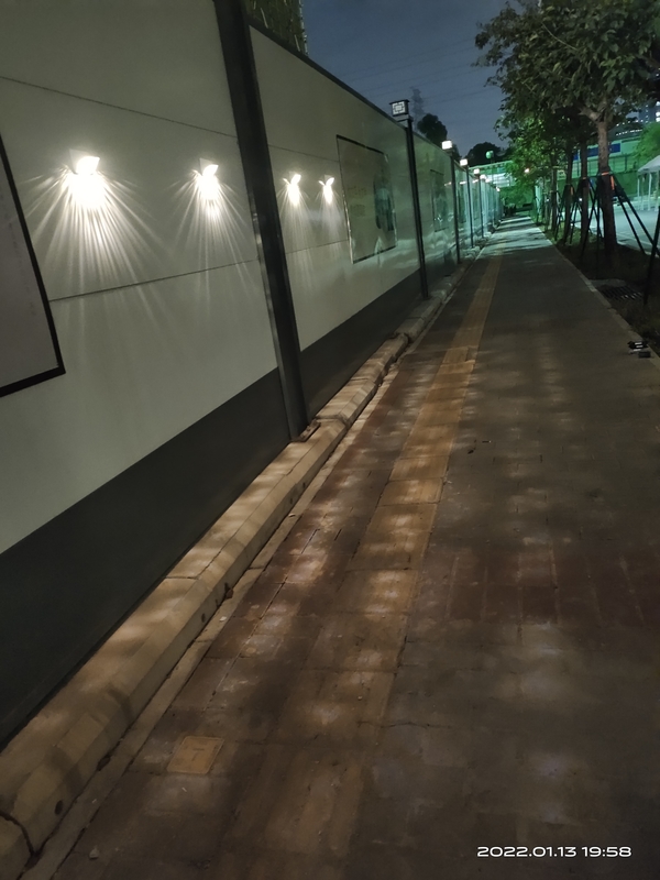 Luz de decoración LED de silicio monocristalino con nivel de resistencia al agua IP65 y tiempo de trabajo de 15 horas