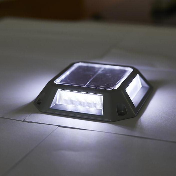 Luz de aluminio solar para la instalación de tornillos 20 lumens Brillo 2V Voltagem