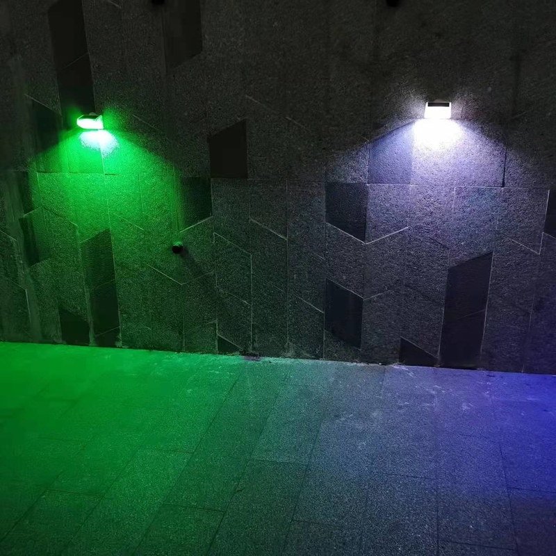 Luz de pared solar LED con ABA PC Shell Modo de respiración RGB para iluminación exterior