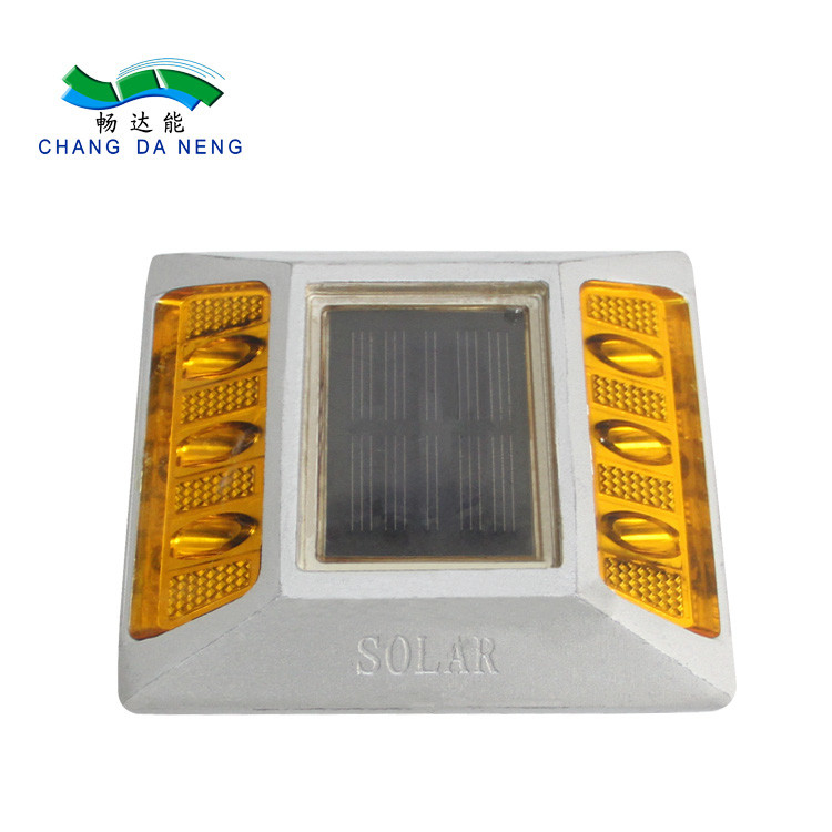 IP68 resistente al agua Solar Spike LED reflector de aluminio fundido Luces de orientación de tráfico vial con pies