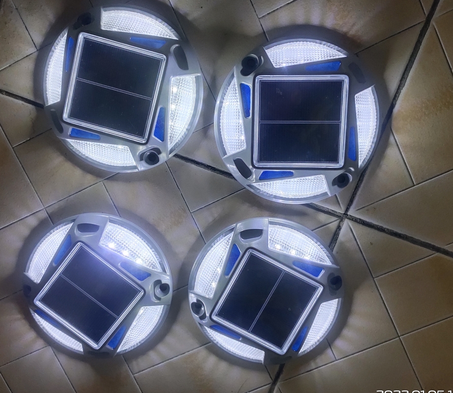 2V Luzes de cubierta solar de voltaje para escalones en cubierta Iluminación de barandillas exterior a prueba de agua