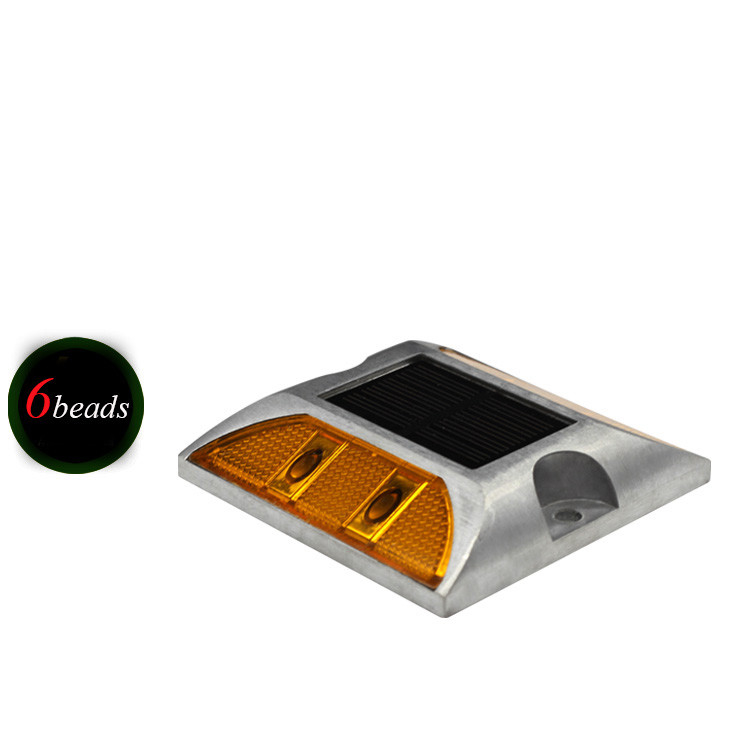 Pistas solares de aluminio para carreteras Tiempo de trabajo ≥100h -20C-60C Mejorar la seguridad vial