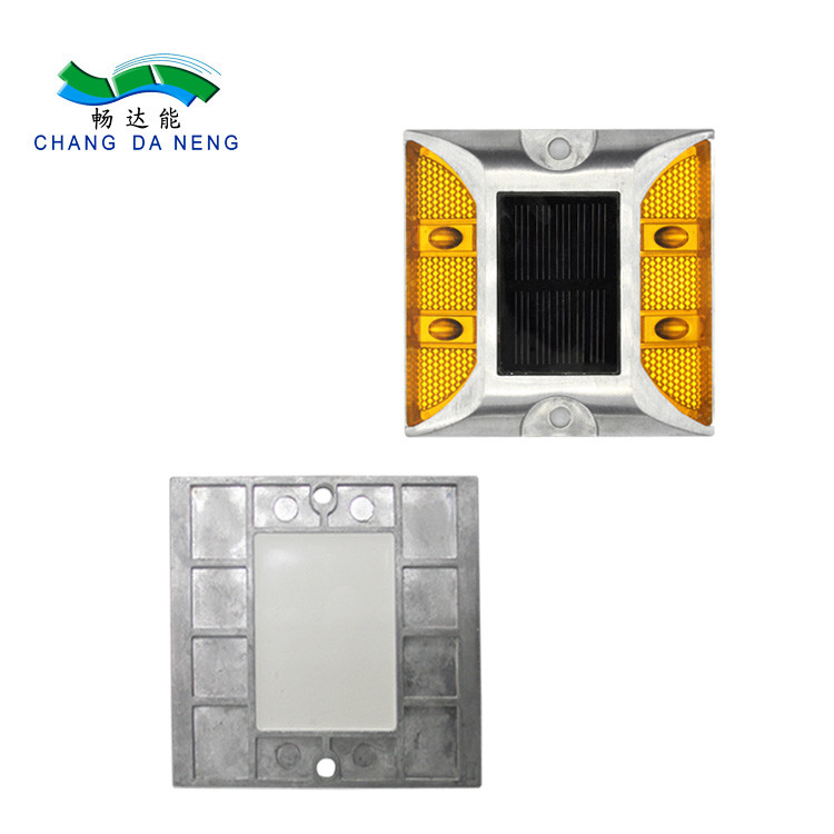Pistas solares de aluminio para carreteras Tiempo de trabajo ≥100h -20C-60C Mejorar la seguridad vial