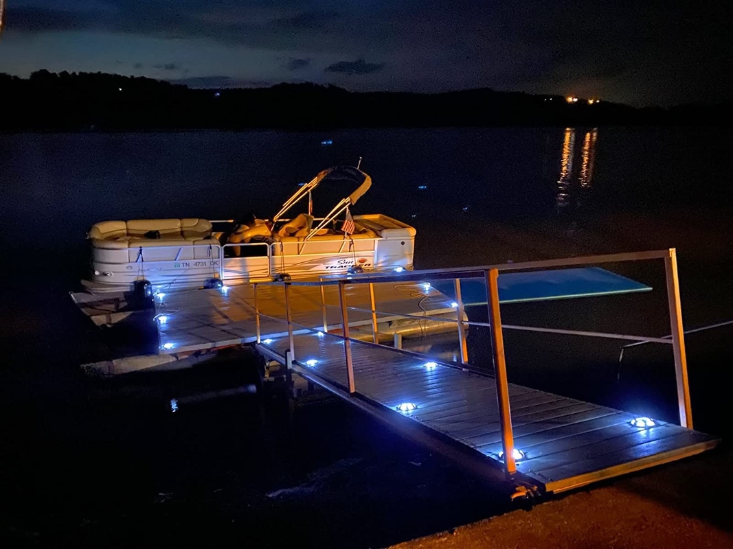 Fuente de luz LED Puertas de carretera con energía solar IP68 a prueba de agua para un rendimiento duradero