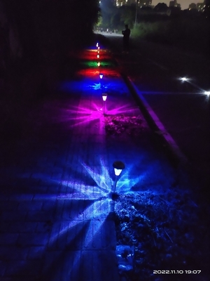 El jardín accionado solar de la prenda impermeable colorida IP65 enciende la decoración para el exterior