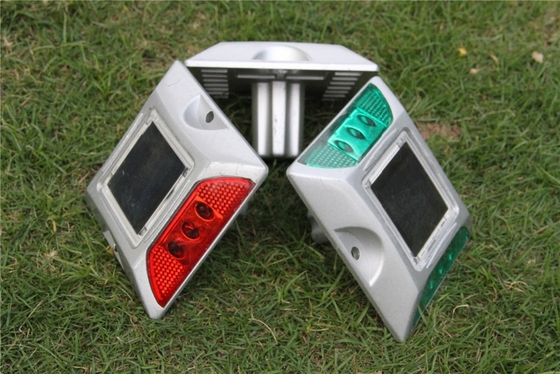 Reflector de aluminio para calles Ip68 para pasarelas con luz solar LED